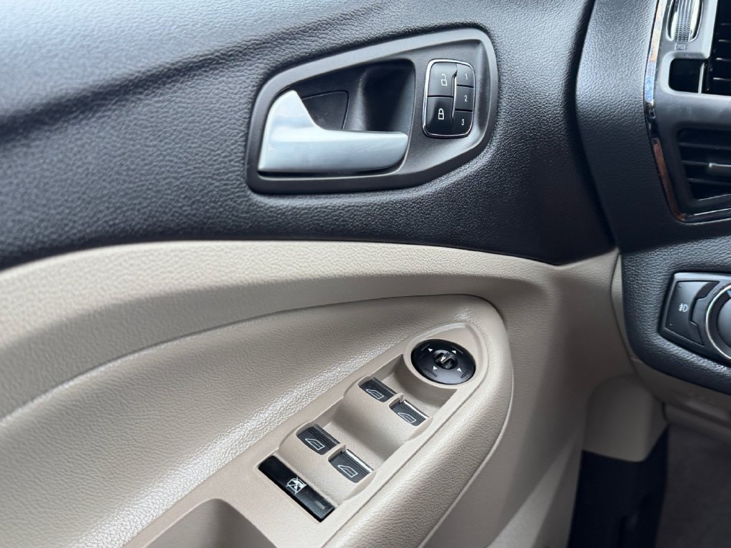 Used 2014 Ford Escape Titanium w/ Equipment Group 401A FWD image 22