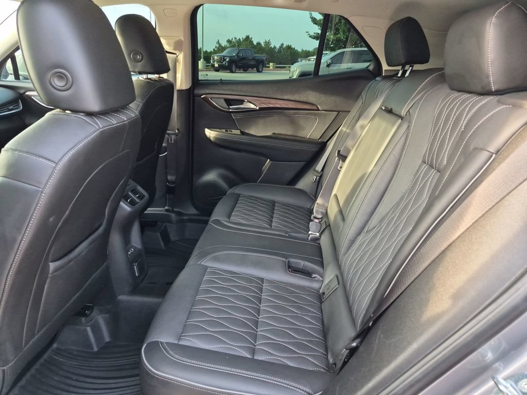 Used 2021 Buick Envision Avenir FWD image 34