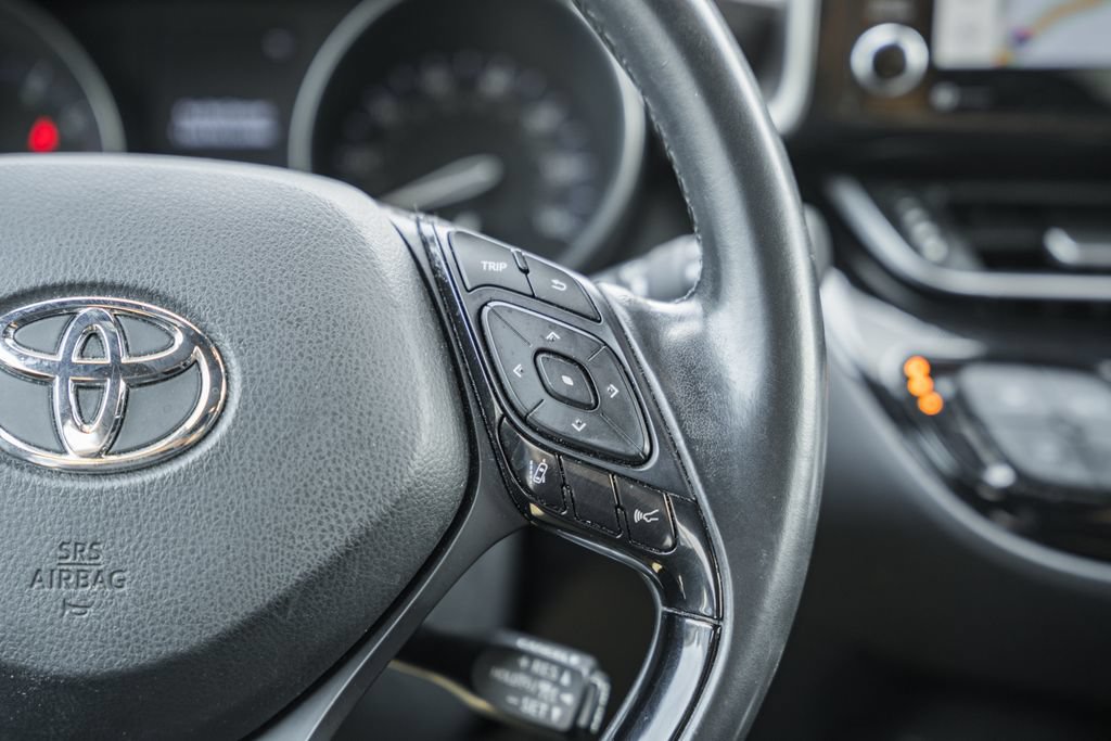 Used 2019 Toyota C-HR Limited FWD image 28