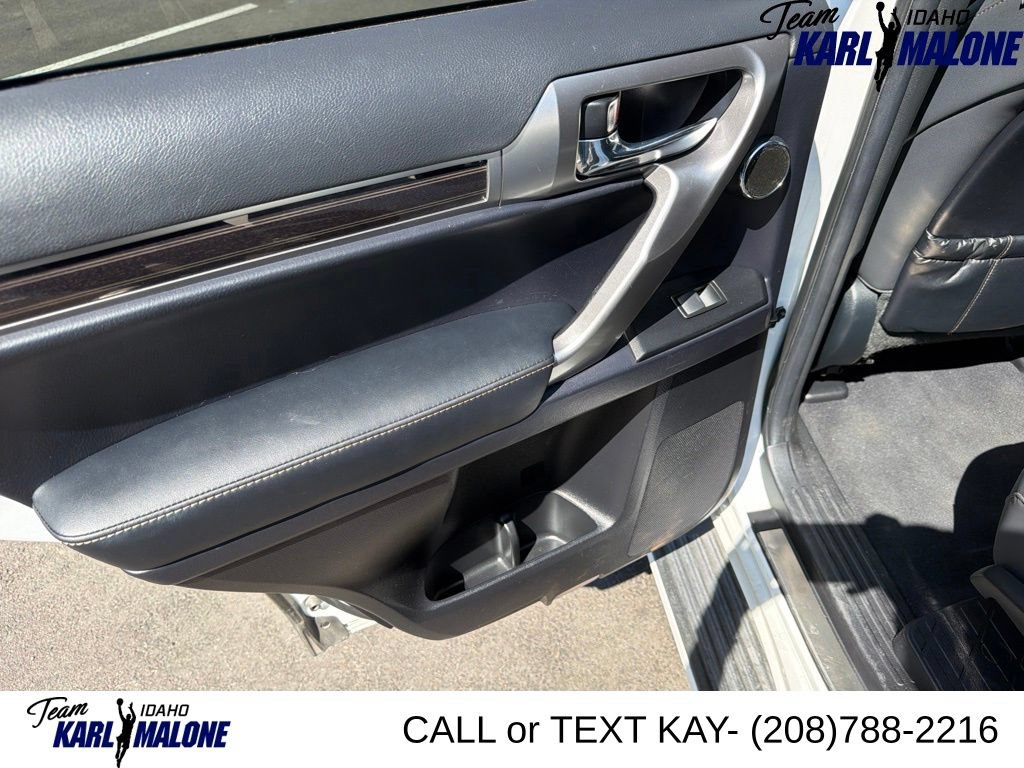 Used 2023 Lexus GX 460 Premium w/ Accessory Package AWD/4WD image 16