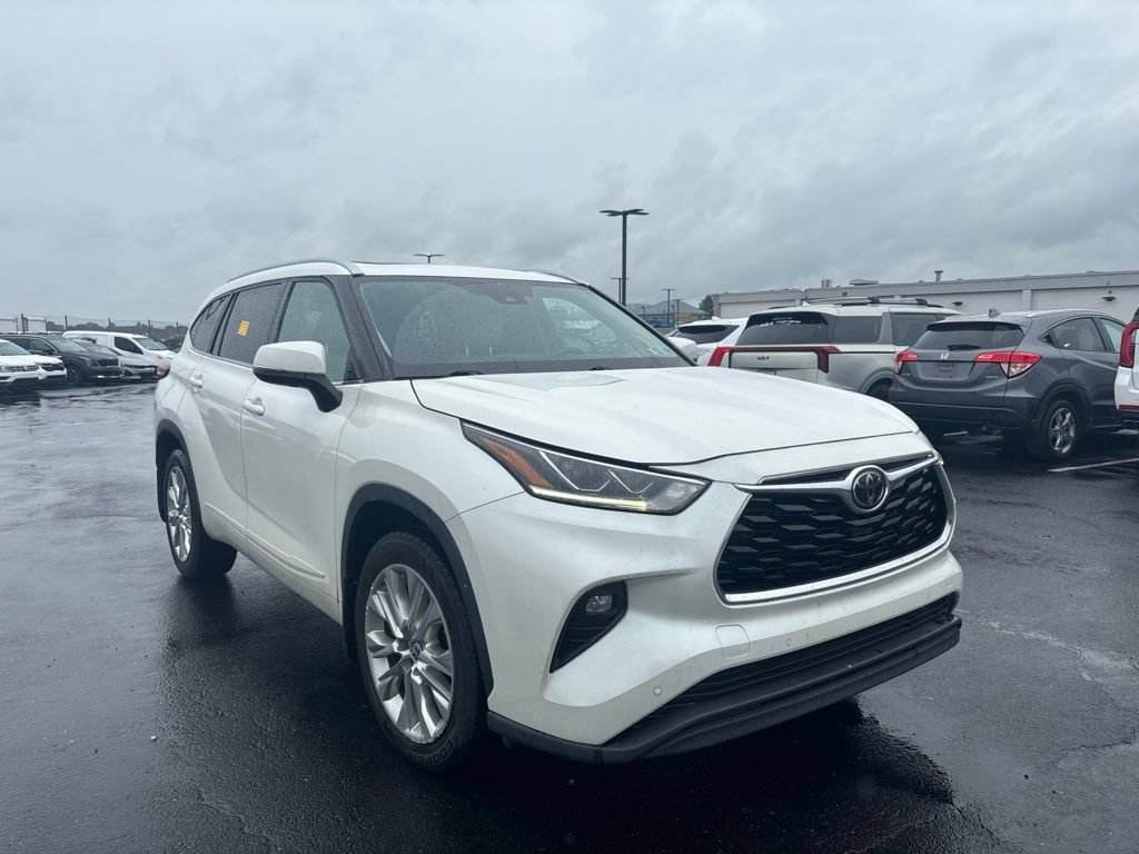 Used 2020 Toyota Highlander Limited w/ Protection Package #3 AWD/4WD image 1