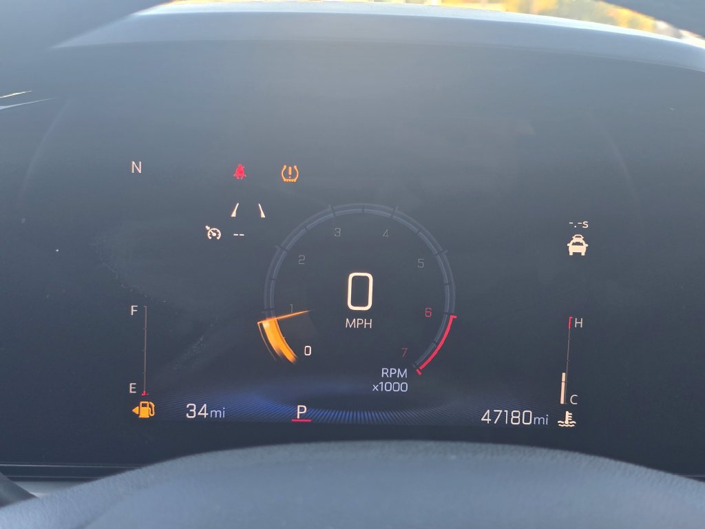 Used 2025 Chevrolet Trax LT w/ LT Convenience Package FWD image 24
