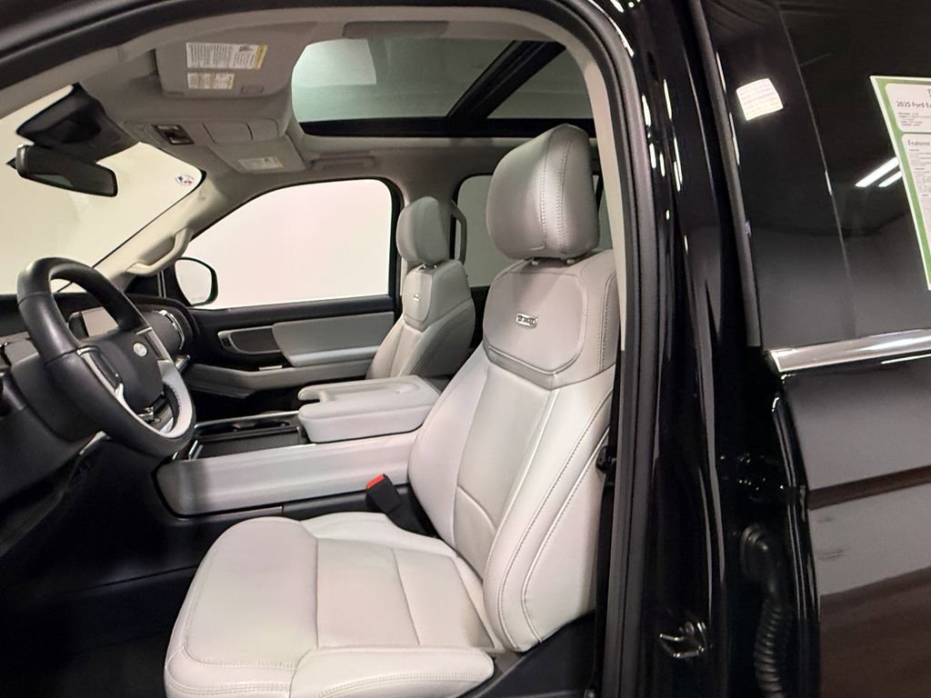 Used 2025 Ford Expedition Max Platinum w/ Driver's Package AWD/4WD image 59