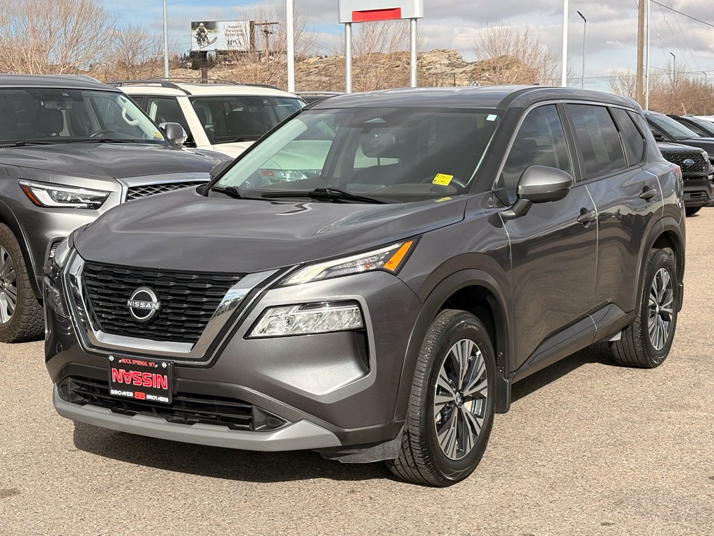 Used 2022 Nissan Rogue SV image 1