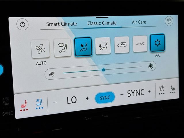 New 2025 Volkswagen Atlas Cross Sport SE image 16