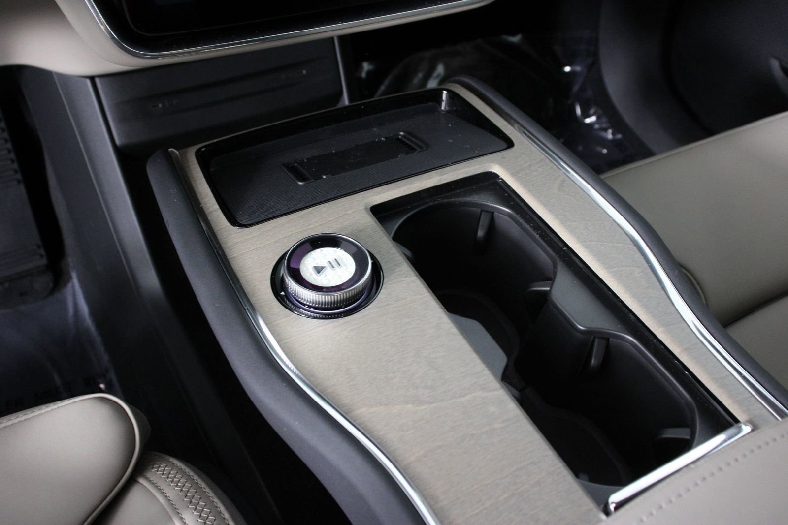 New 2026 Volvo EX90 Plus image 7