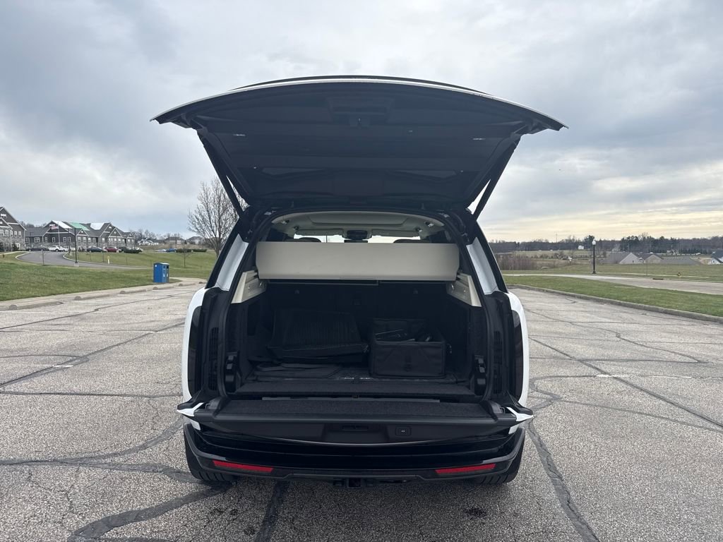 Used 2025 Land Rover Range Rover SE image 11