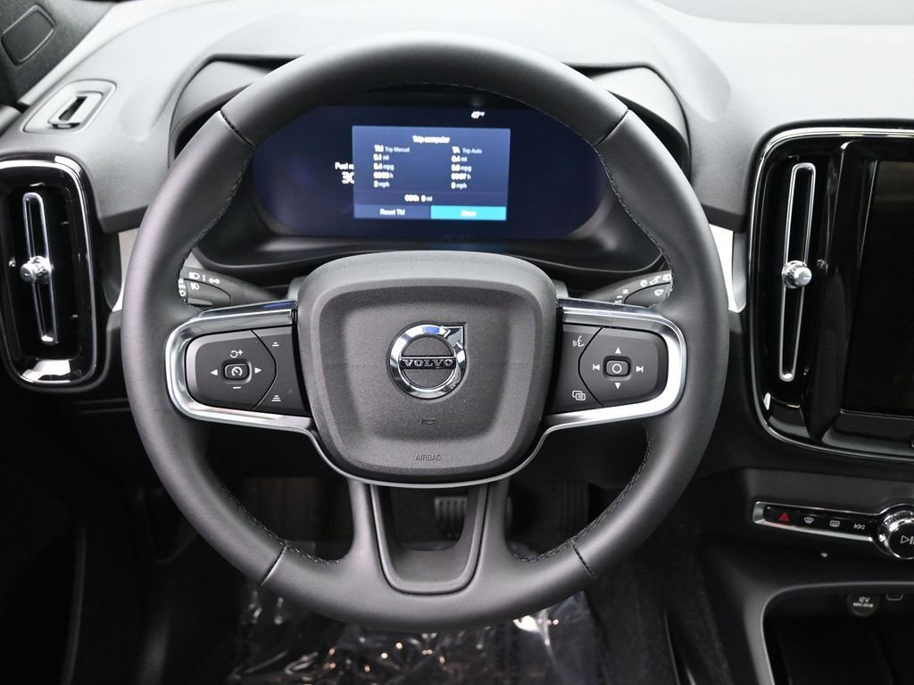 New 2026 Volvo XC40 B5 Core w/ Protection Package Premier AWD/4WD image 17