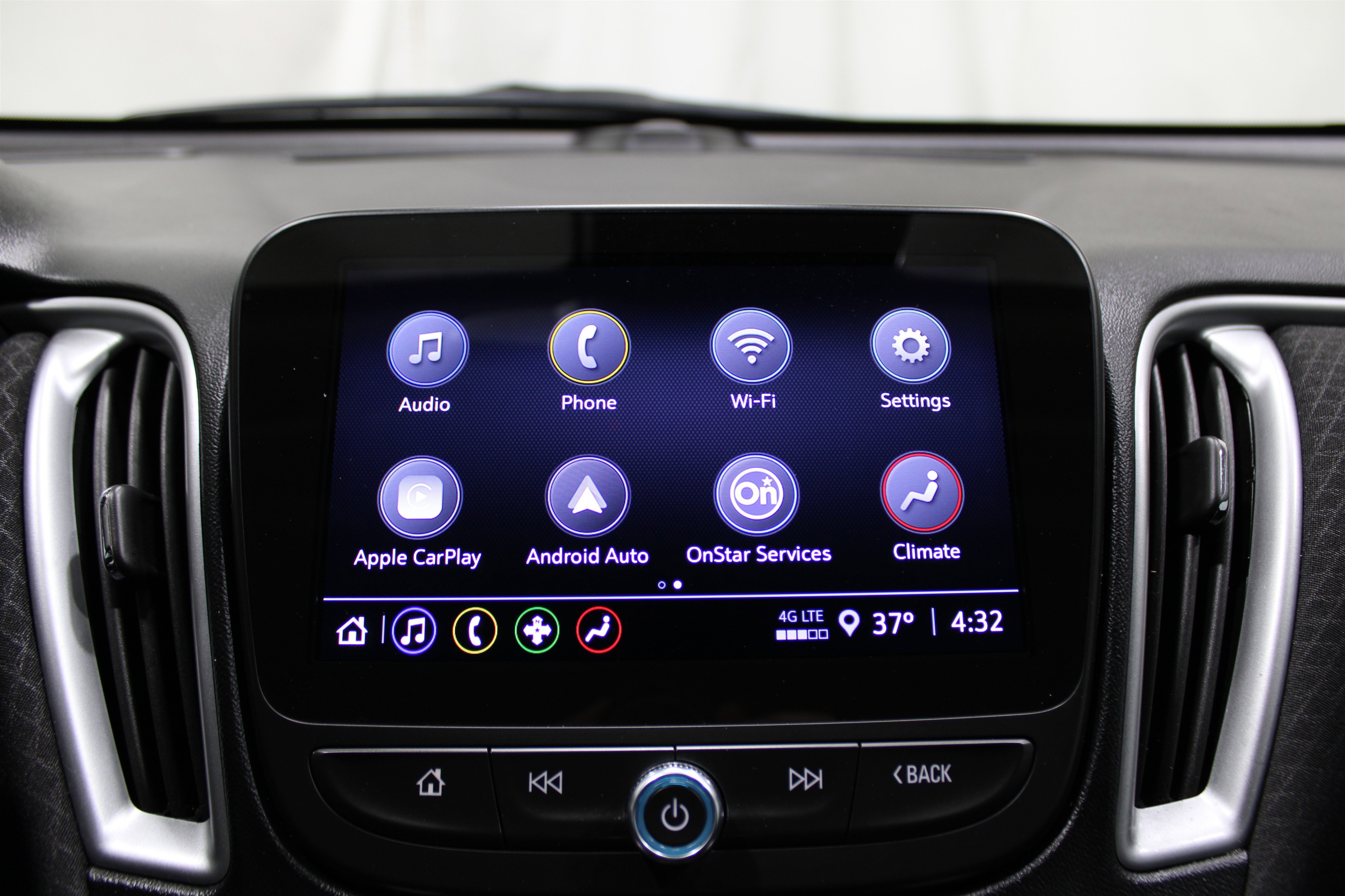 Used 2024 Chevrolet Malibu LT image 16