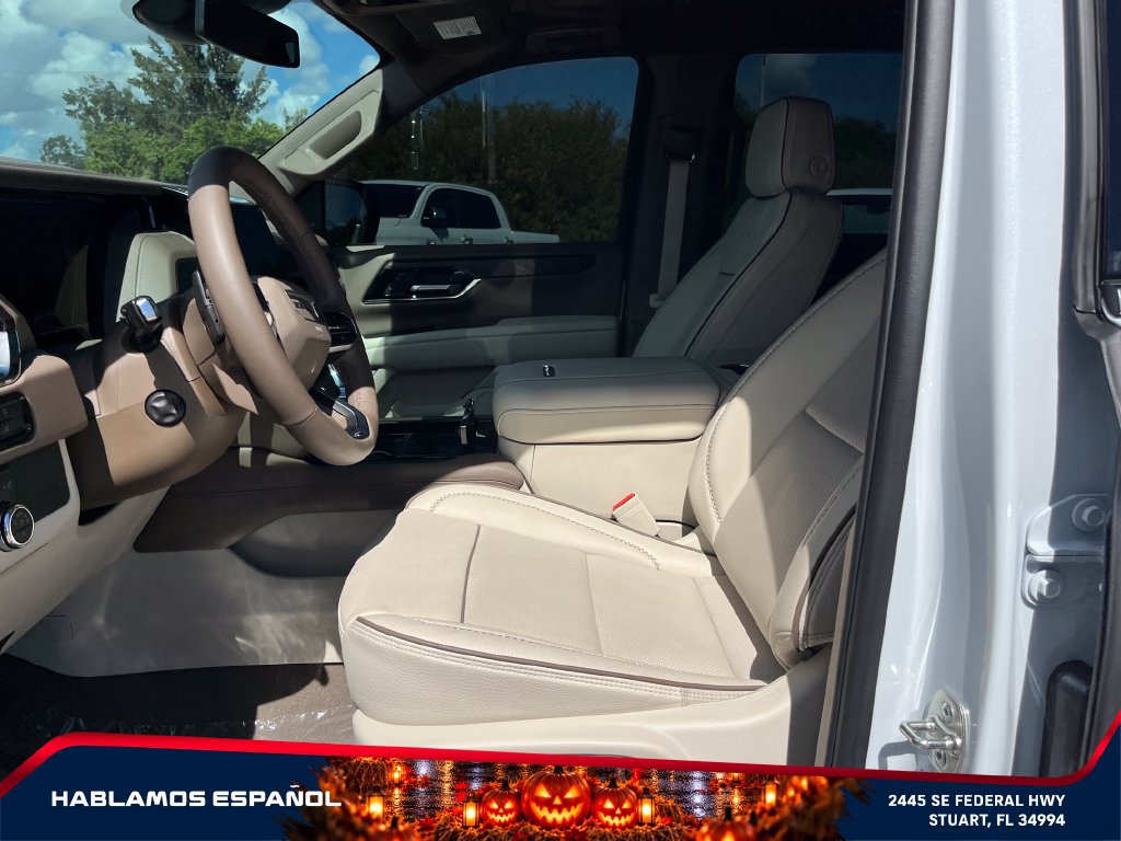 Used 2026 GMC Yukon Denali w/ Sun & Power Step Package AWD/4WD image 9