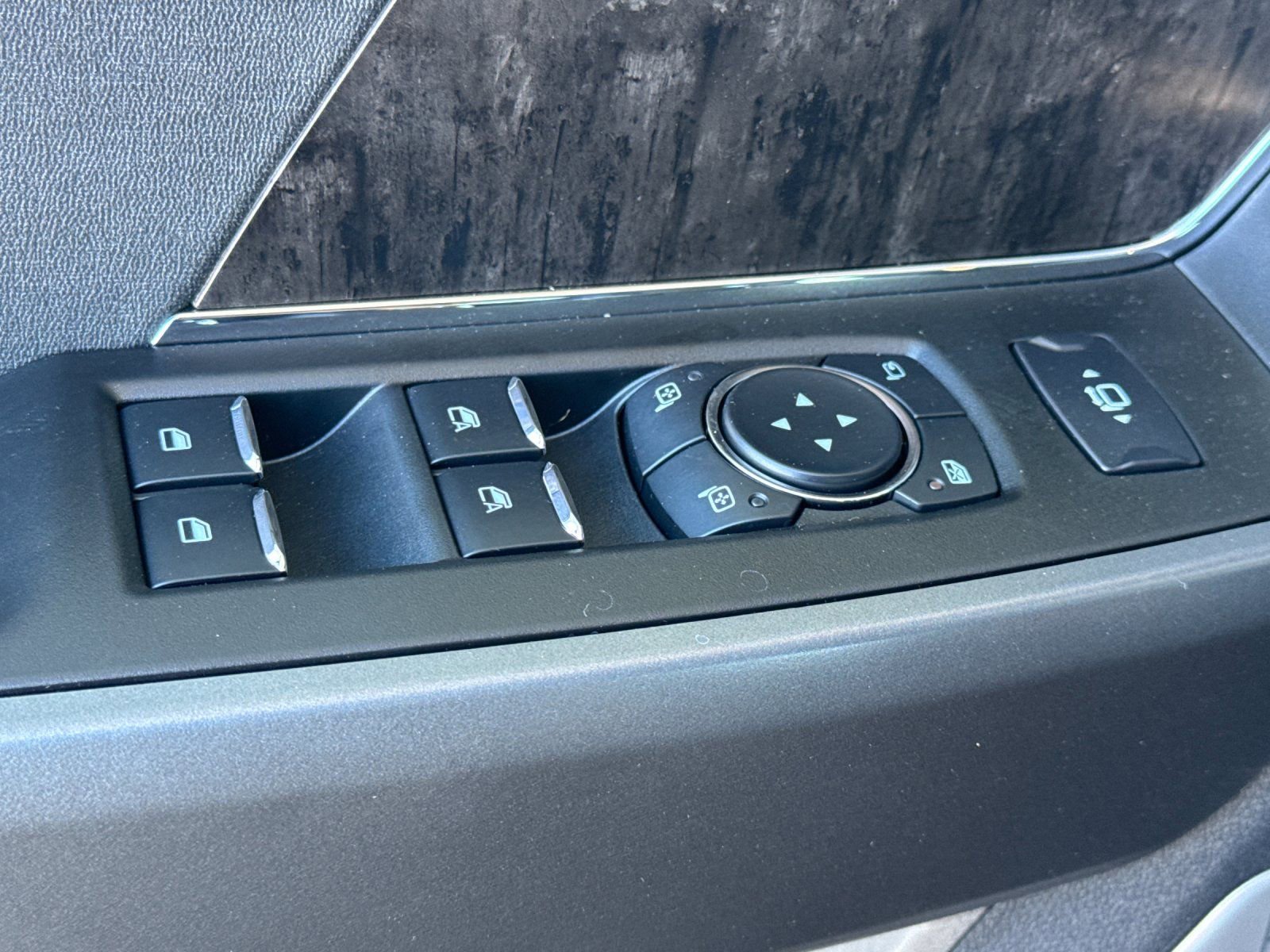 New 2026 Ford F250 Lariat w/ Black Appearance Package image 11