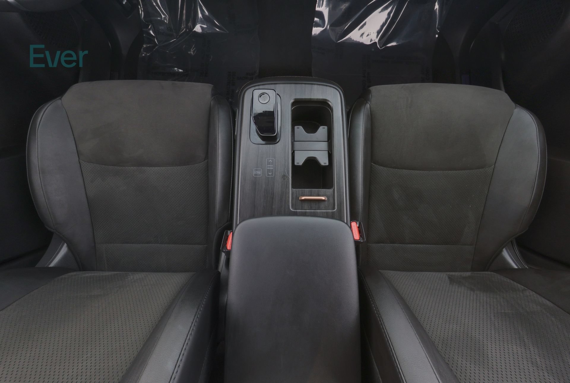 Used 2024 Nissan Ariya AWD image 27