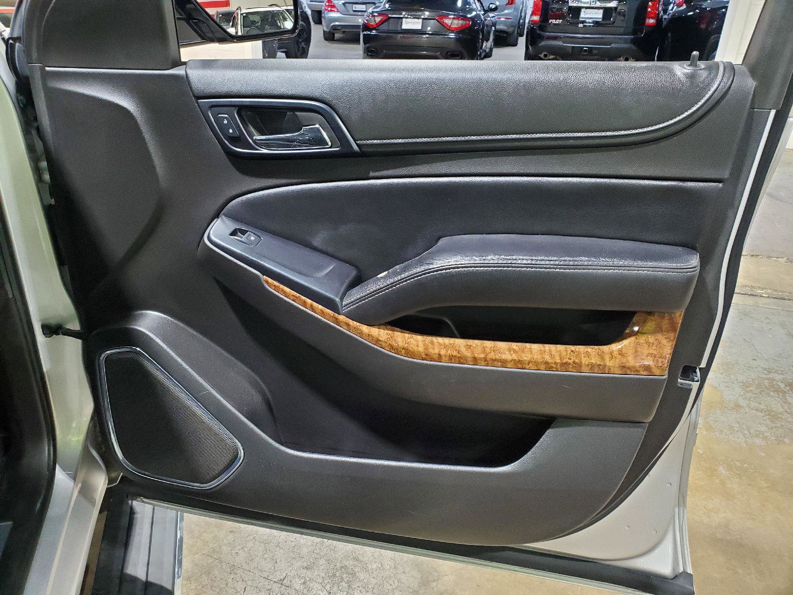 Used 2015 Chevrolet Suburban LTZ image 17