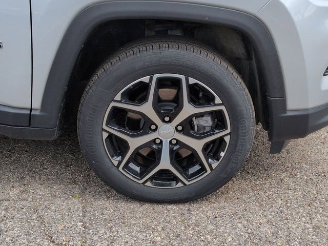 Used 2024 Jeep Compass Limited w/ Sun and Sound Group AWD/4WD image 10