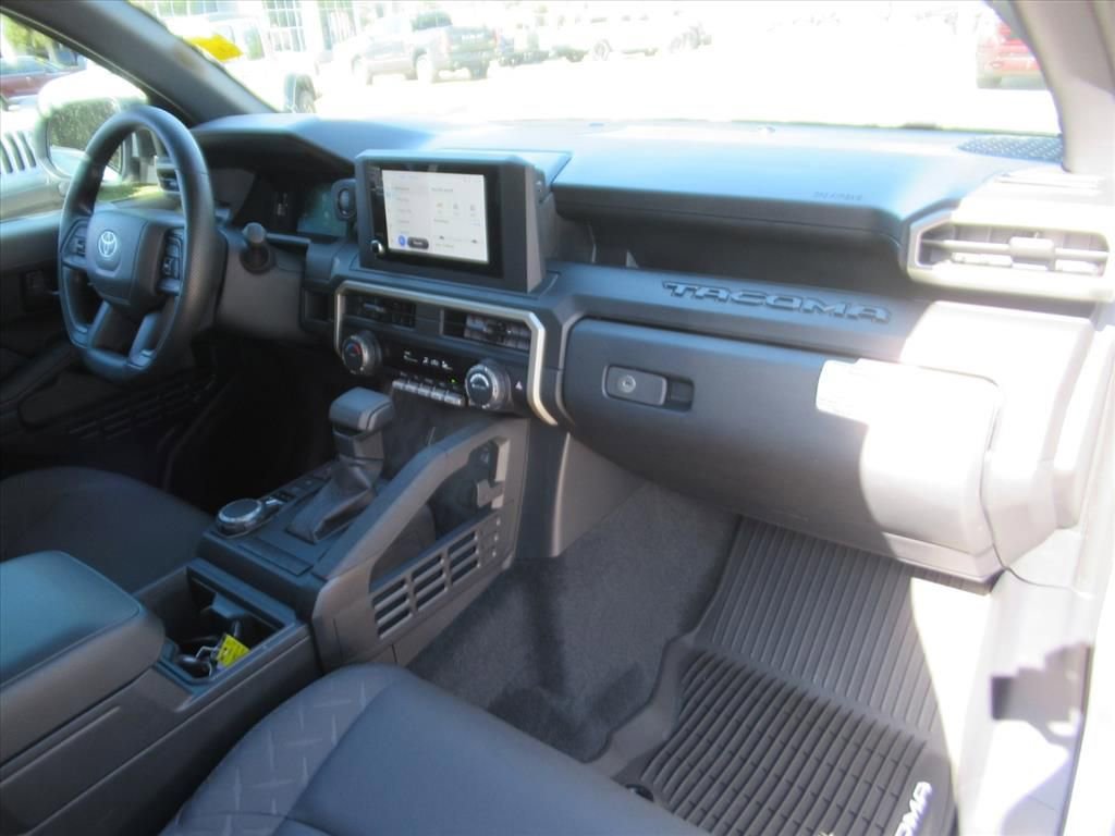 Used 2025 Toyota Tacoma SR w/ Towing Package AWD/4WD image 11