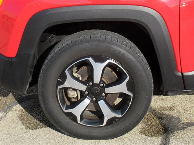 Used 2019 Jeep Renegade Trailhawk image 11