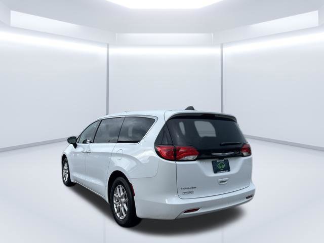 Used 2024 Chrysler Voyager LX FWD image 11