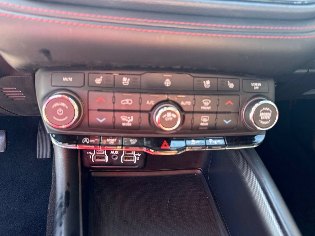 Used 2024 Dodge Durango GT AWD/4WD image 17