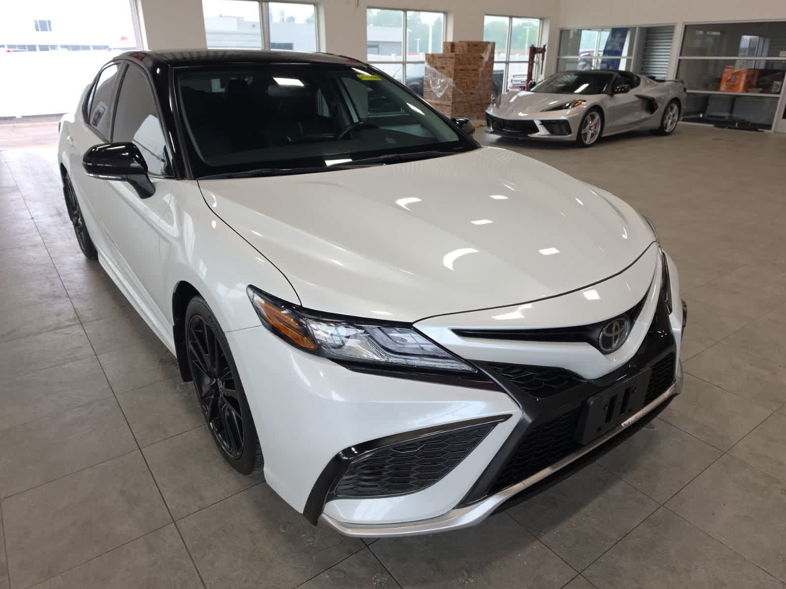 Used 2021 Toyota Camry XSE FWD image 4