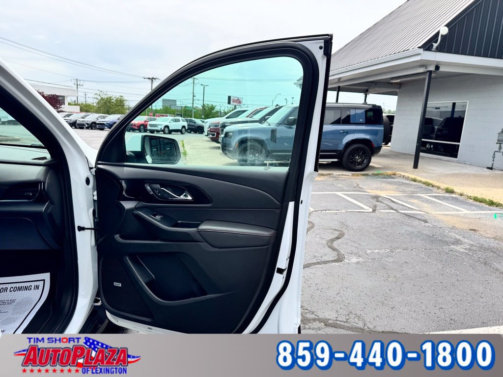 Used 2023 Chevrolet Traverse RS AWD/4WD image 56
