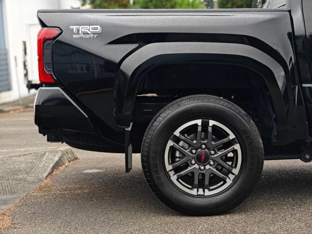 Used 2024 Toyota Tacoma TRD Sport w/ TRD Sport Upgrade Package AWD/4WD image 20