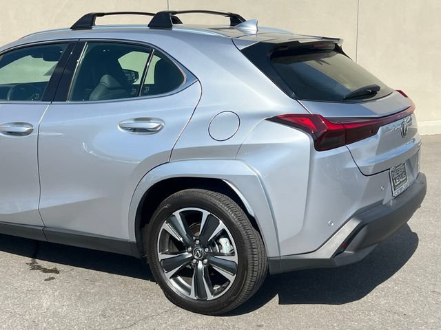 Used 2025 Lexus UX 300h FWD w/ Accessory Package (Z2) image 7
