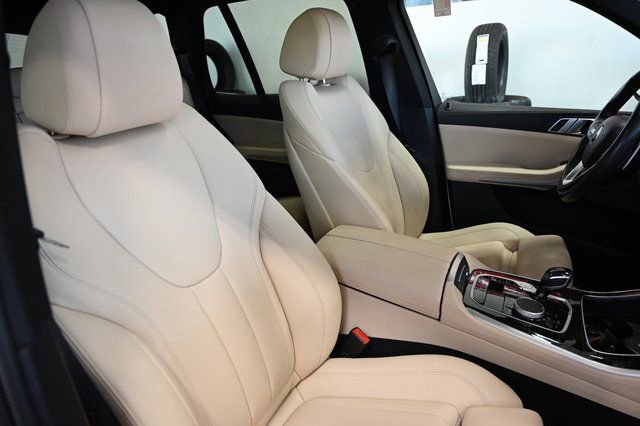 Used 2021 BMW X5 xDrive40i w/ Premium Package image 9
