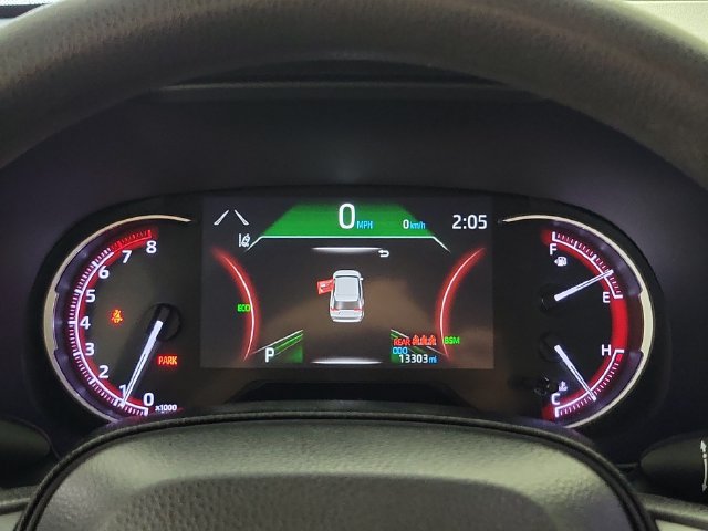 Used 2024 Toyota RAV4 XLE FWD image 27