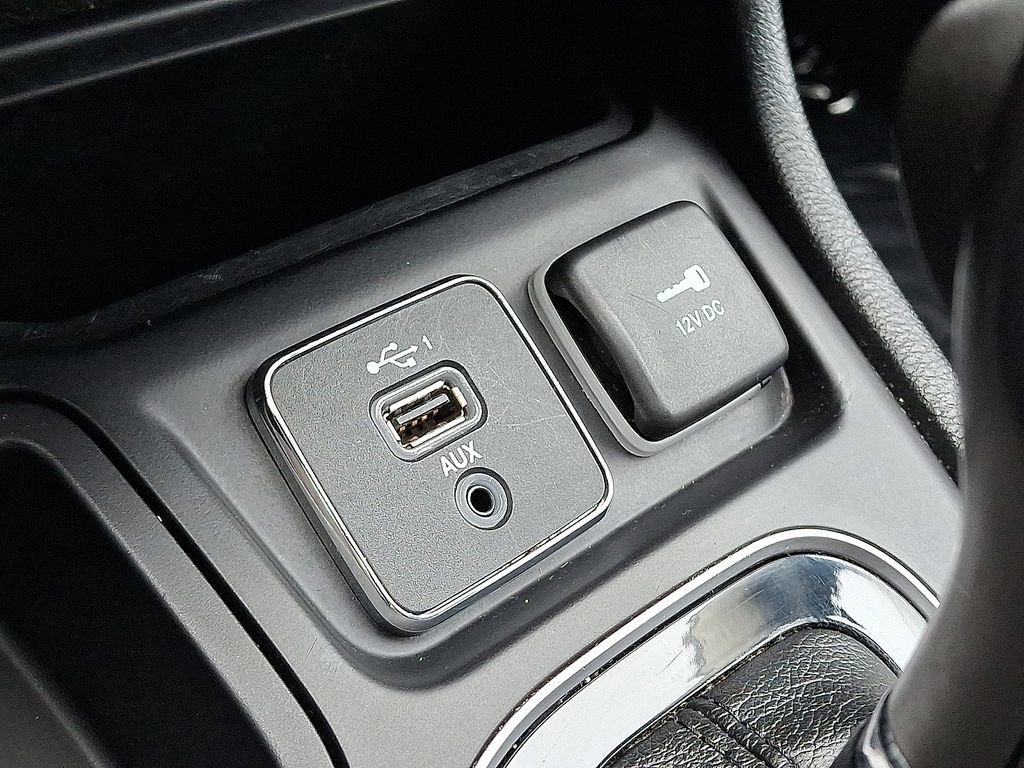 Used 2019 Jeep Cherokee Limited image 19