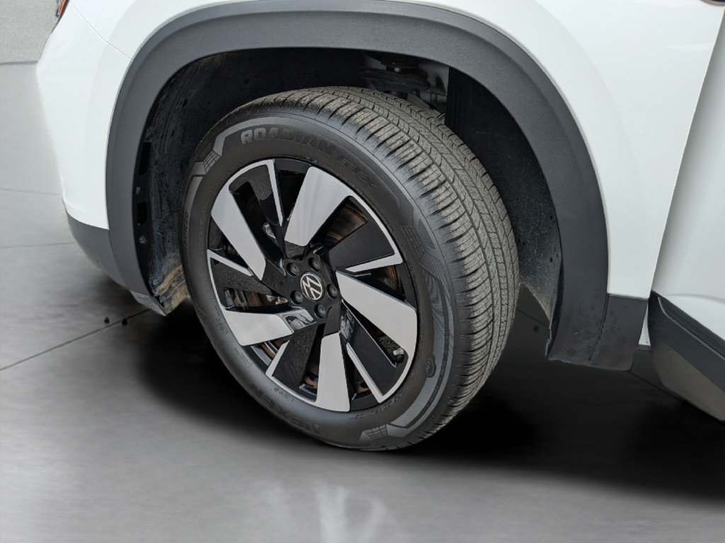Certified 2026 Volkswagen Atlas Cross Sport SE FWD image 33
