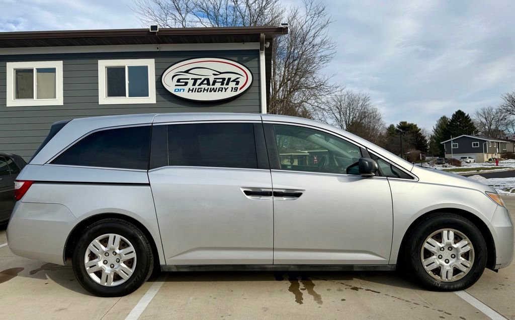 Used 2011 Honda Odyssey LX video 1