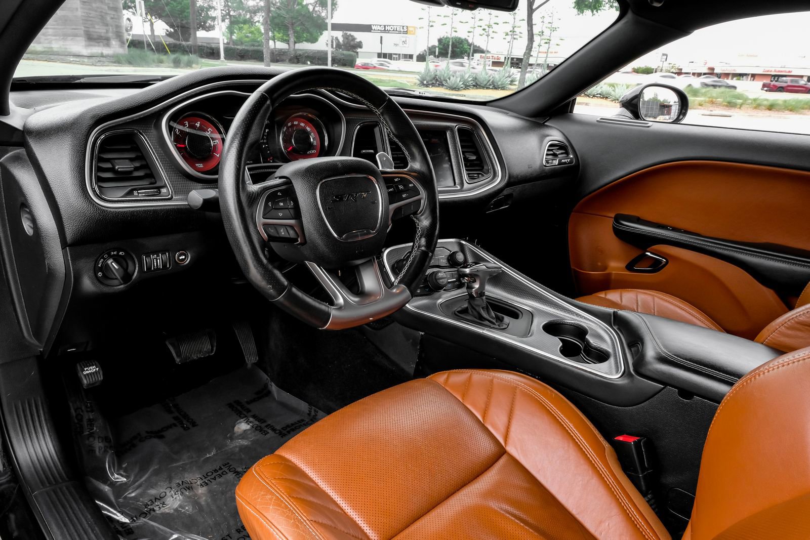 Used 2015 Dodge Challenger SRT Hellcat RWD image 3