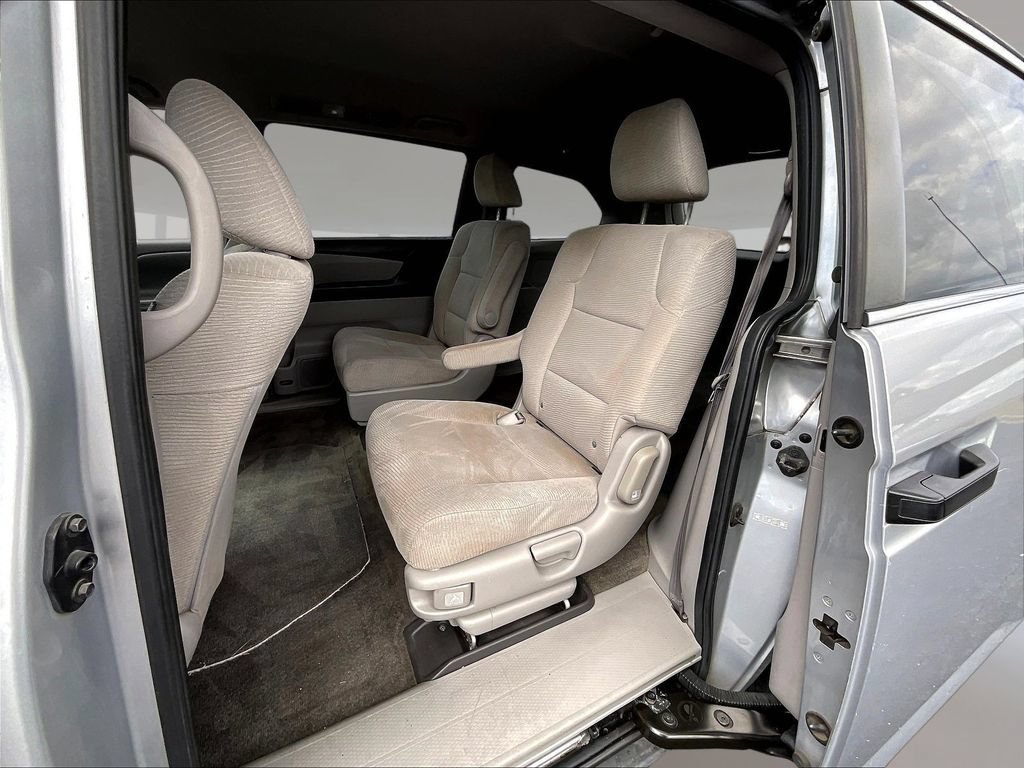 Used 2011 Honda Odyssey LX image 21