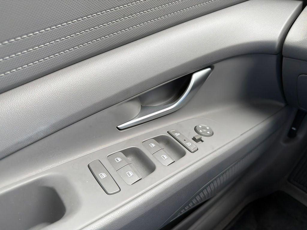 Certified 2023 Hyundai Elantra SE FWD image 26