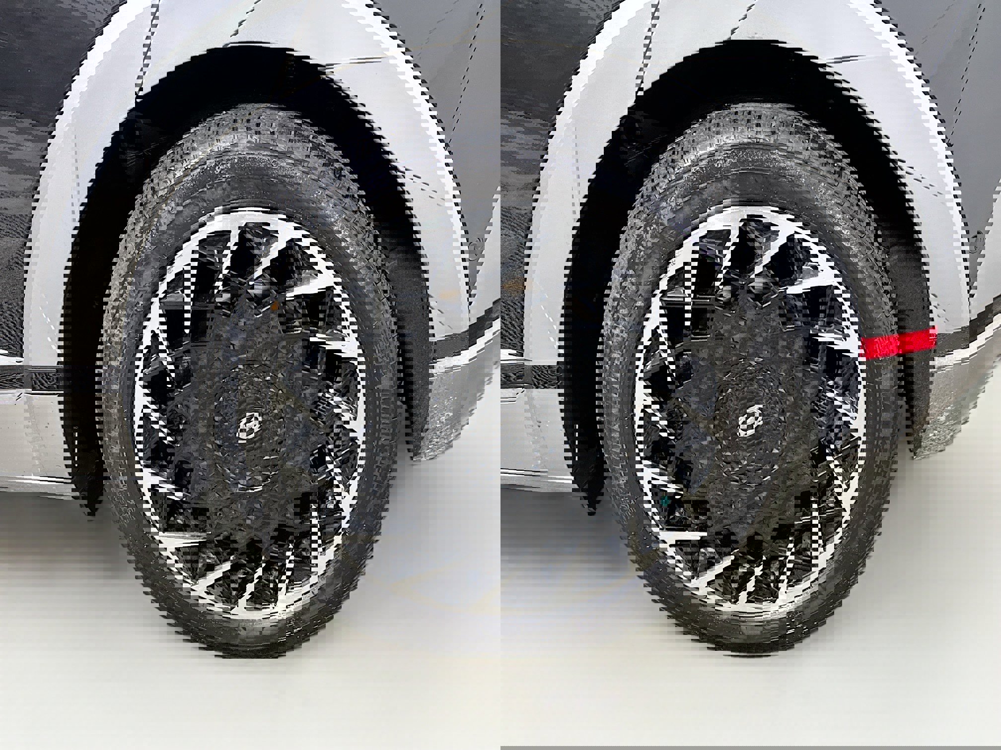 Used 2023 Hyundai Ioniq 5 Limited w/ Cargo Package image 31