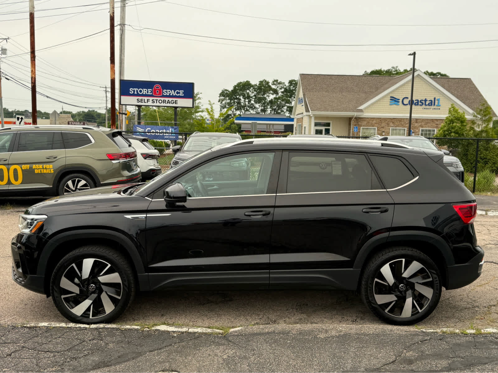 Certified 2024 Volkswagen Taos SEL AWD/4WD image 4