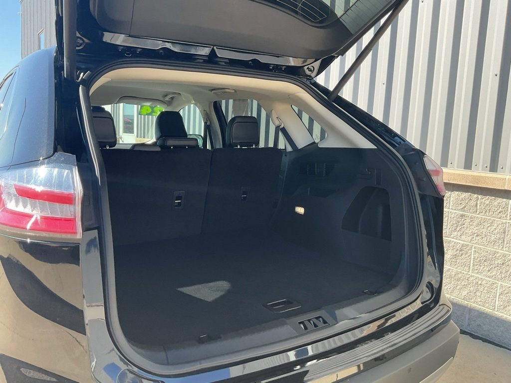 Used 2024 Ford Edge SEL w/ Convenience Package image 19