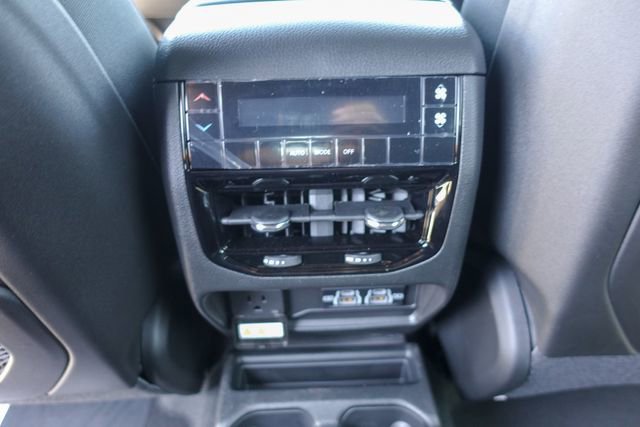 New 2025 Jeep Grand Cherokee L Altitude image 23