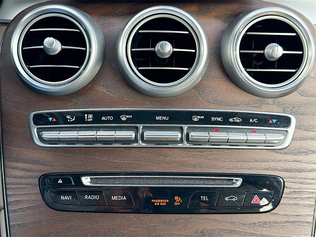 Used 2018 Mercedes-Benz GLC 300 4MATIC w/ Multimedia Package image 17