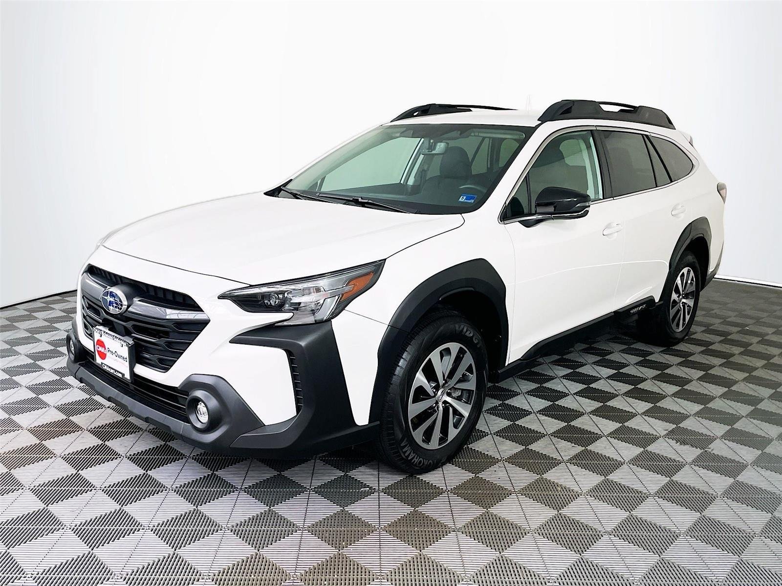 Certified 2025 Subaru Outback Premium AWD/4WD image 3
