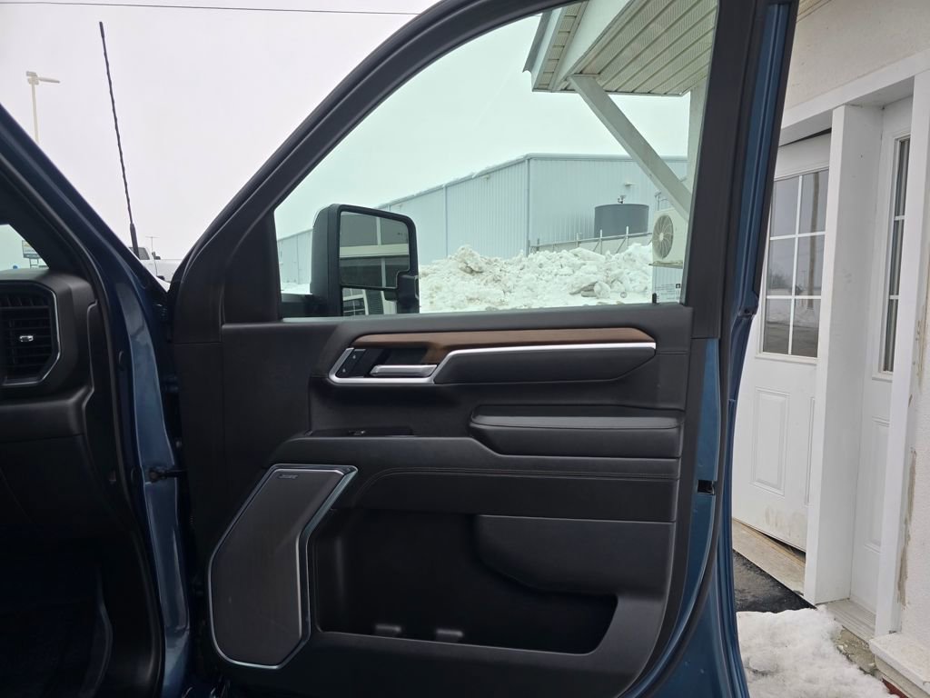 Used 2025 Chevrolet Silverado 2500 High Country w/ High Country Premium Package image 25