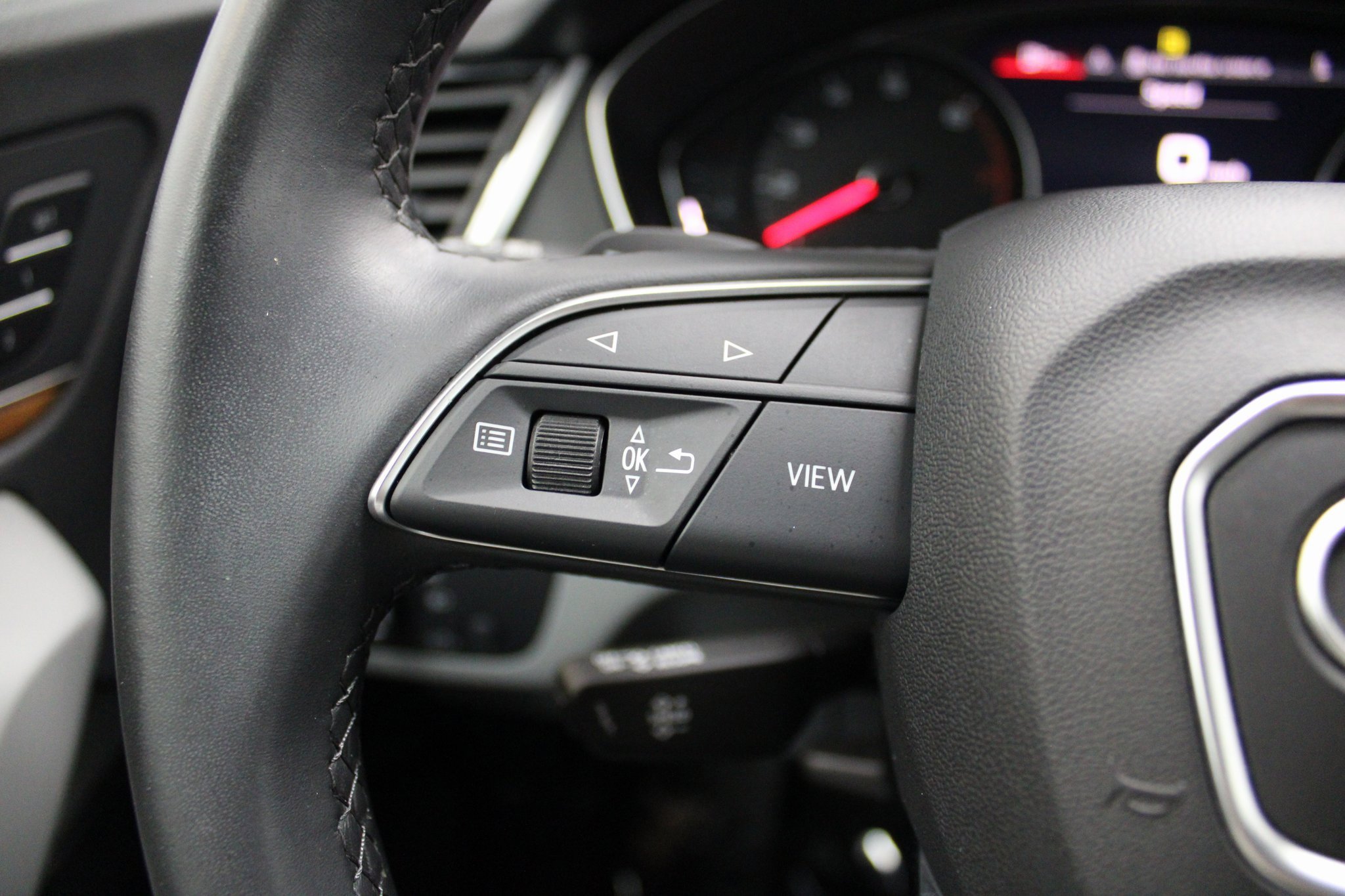 Used 2022 Audi Q5 2.0T Premium w/ Convenience Package image 40