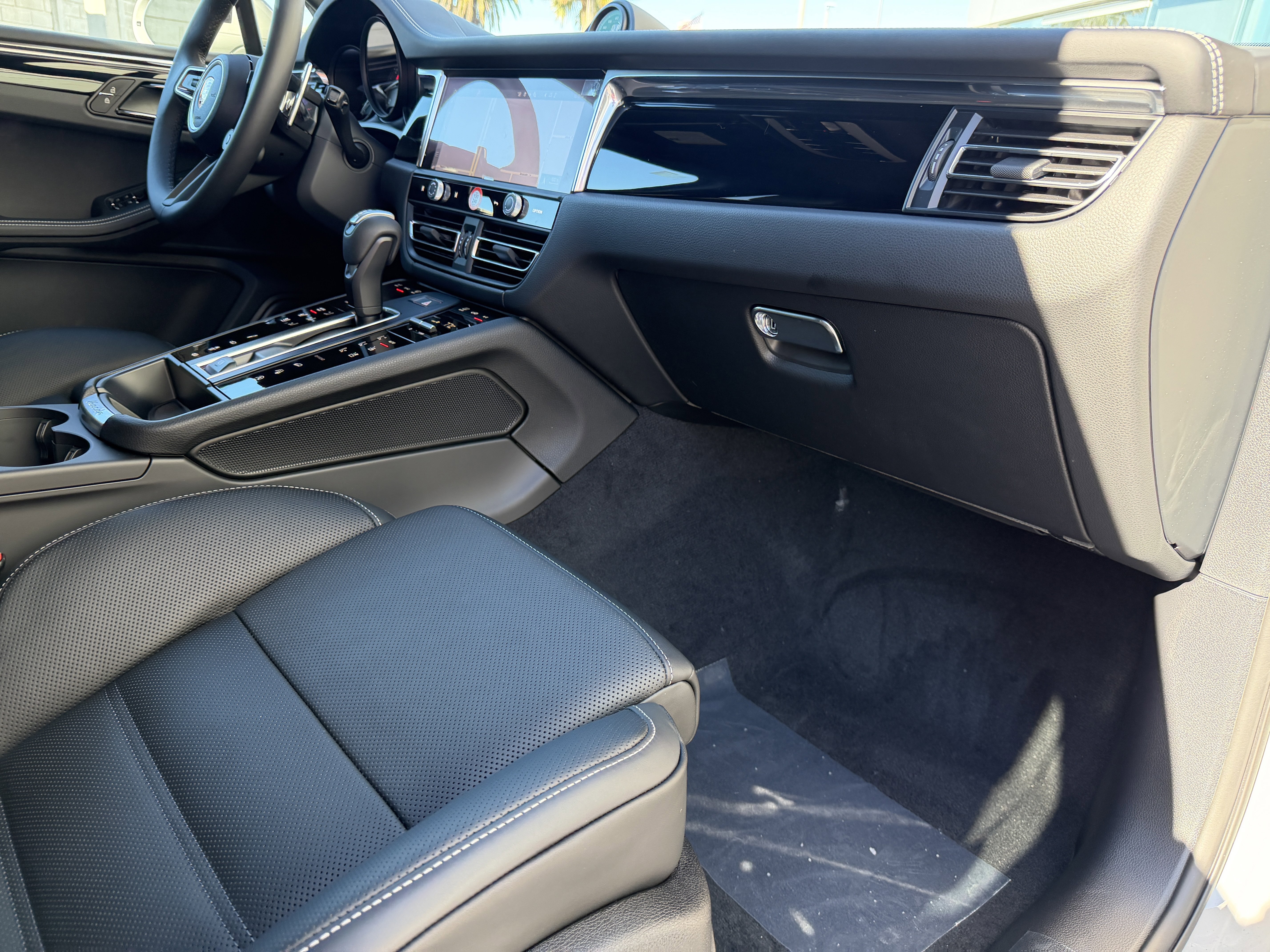 New 2026 Porsche Macan S image 16