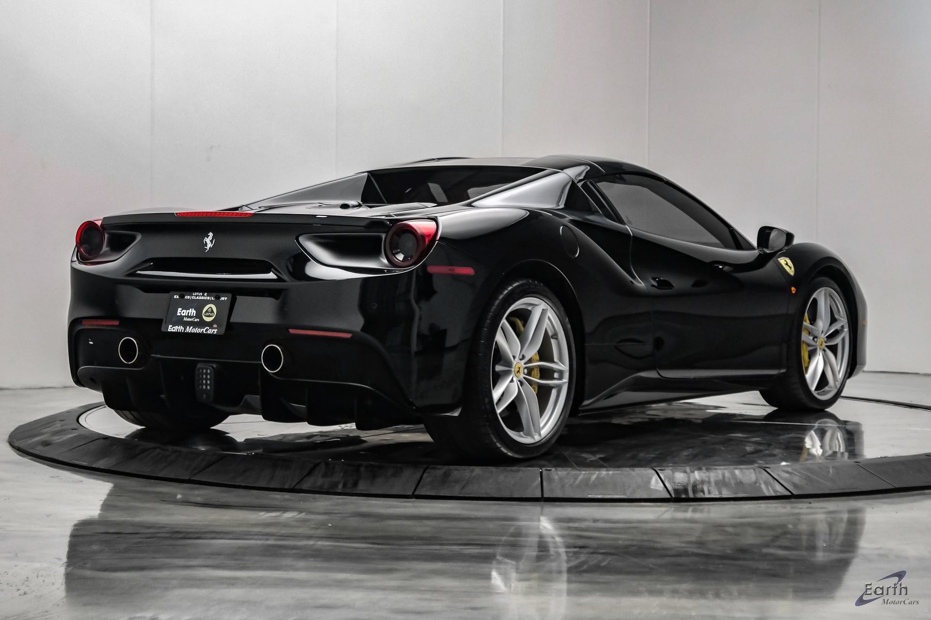 Used 2018 Ferrari 488 Spider RWD image 23