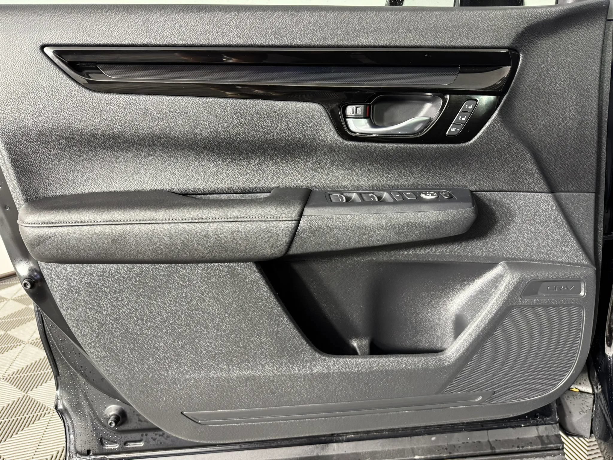 Used 2025 Honda CR-V EX-L image 39