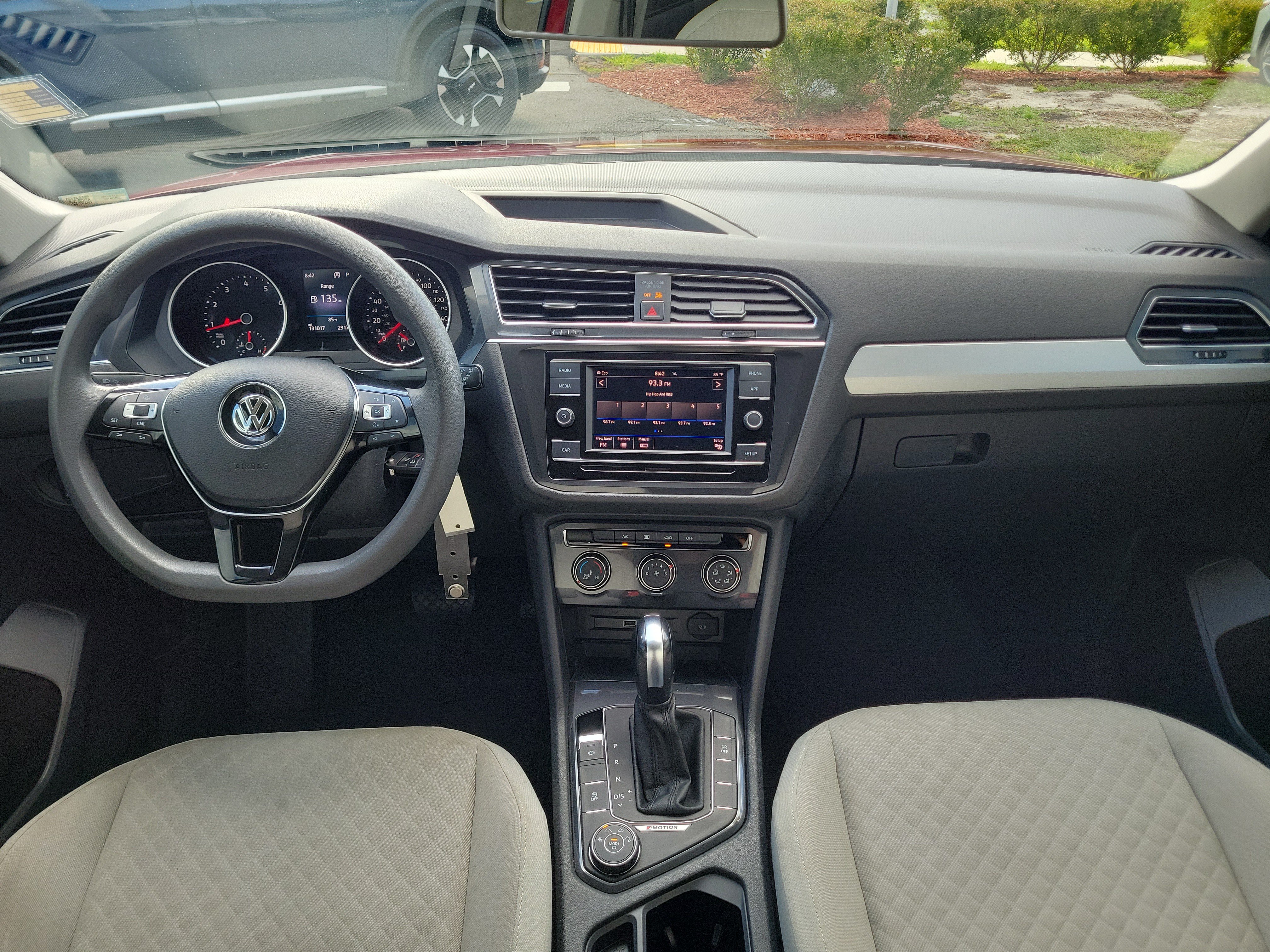 Used 2018 Volkswagen Tiguan S w/ 3rd Row Seat Package AWD/4WD image 17