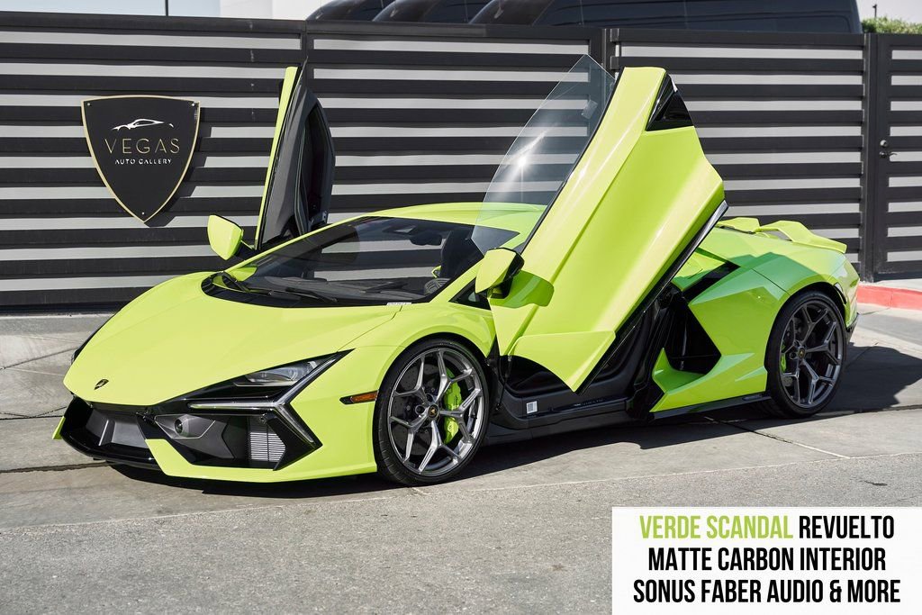 Used 2025 Lamborghini Revuelto AWD/4WD image 1