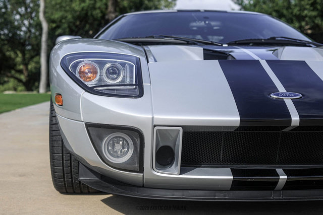 Used 2005 Ford GT RWD image 52