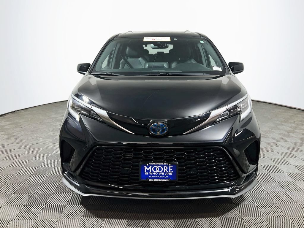 Certified 2021 Toyota Sienna XSE w/ XSE Plus Package AWD/4WD image 2