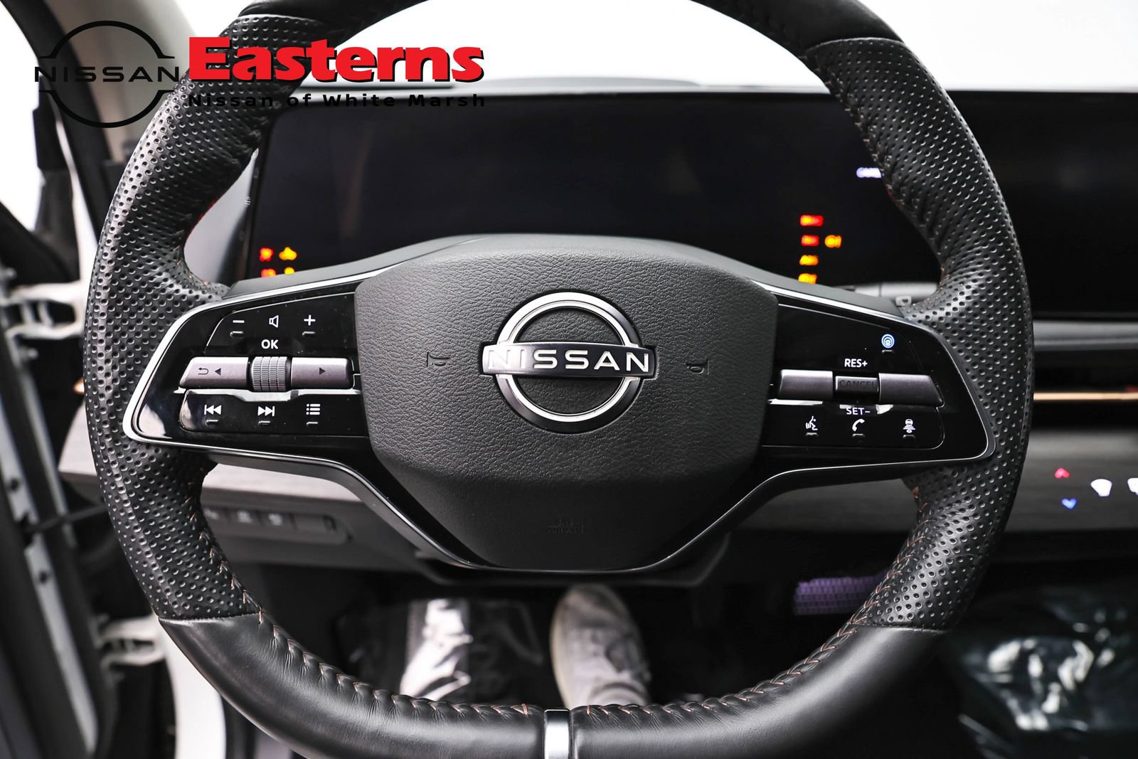 Used 2024 Nissan Ariya AWD image 10